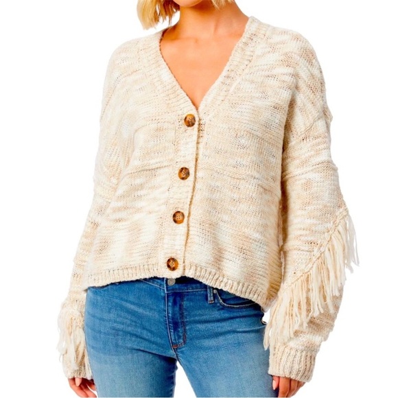 Jessica Simpson Sweaters - Jessica Simpson knit Fringe Sweater